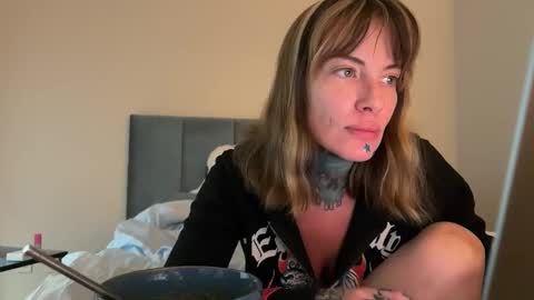 Airgead online show from November 17, 7:47 pm