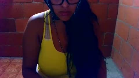 aisha koswell3 online show from November 26, 11:39 pm