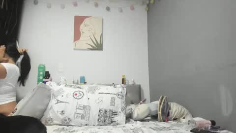 Katie   online show from May 12, 3:52 pm