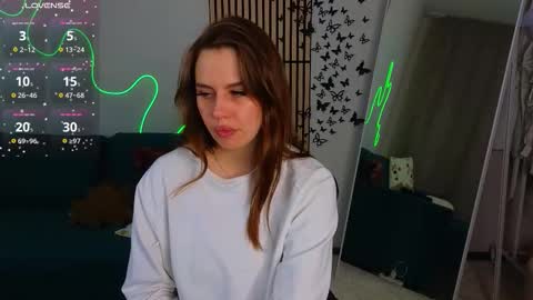 Aisha online show from December 1, 4:31 pm