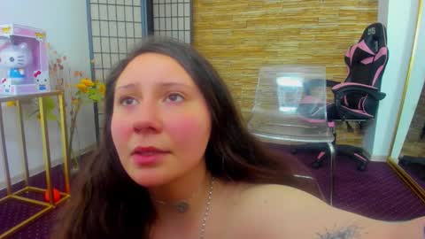 Aisha online show from December 18, 7:57 am