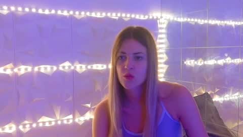 Aisha online show from November 10, 6:08 am