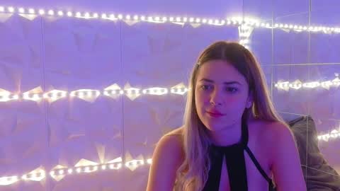 Aisha online show from November 11, 6:20 am