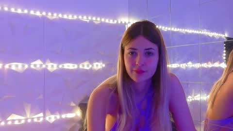 Aisha online show from November 3, 6:17 am