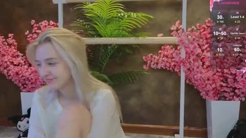 Snapshot of aishiro chatting on March 6, 12:30 pm aishiro online show from March 6, 12:30 pm