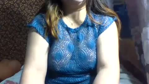 Snapshot of aislahrose chatting on February 21, 6:59 pm rosie online show from February 21, 6:59 pm
