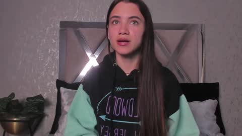 little aitana  online show from February 6, 12:04 pm