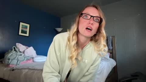 AJ online show from March 3, 8:04 pm