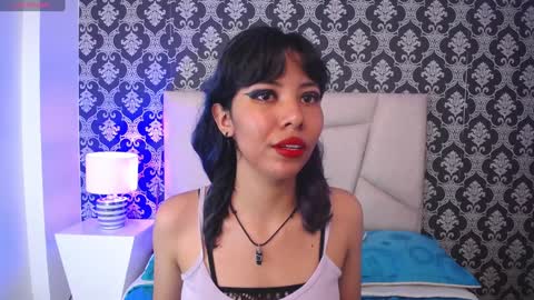 A K A N E  U W U online show from December 9, 1:02 pm