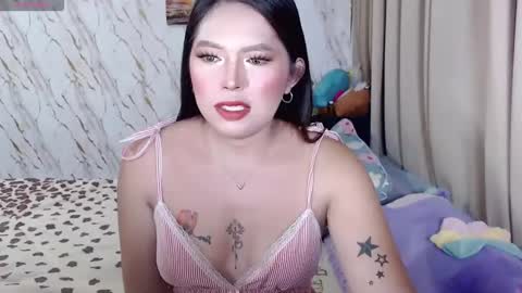 akiragirl_ online show from May 16, 9:58 pm
