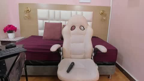 alahia_am online show from September 28, 12:32 pm
