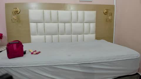 alahia_am online show from October 1, 11:26 am