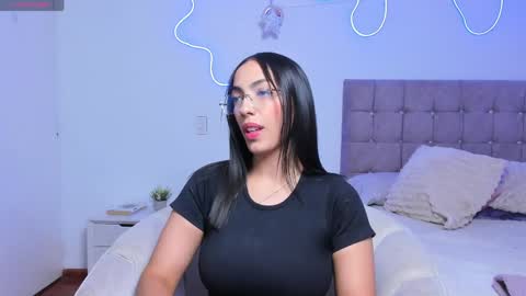 Alaia Alegria online show from May 25, 11:48 pm
