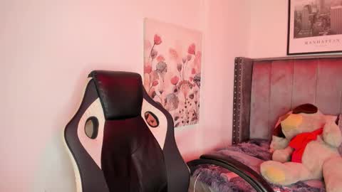 Alaia Carter online show from December 21, 4:17 am