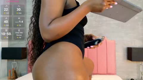 alaia_colins online show from May 14, 1:11 am