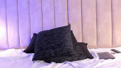 alaia_stone online show from April 8, 4:58 am