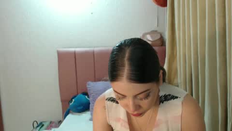 Snapshot of alaina_blessed chatting on October 4, 11:31 pm alaina_blessed online show from October 4, 11:31 pm