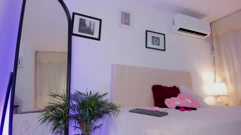 alana_ada online show from November 21, 2:35 am