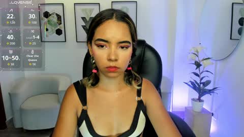 alana  online show from March 29, 7:35 pm