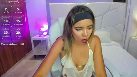 alana  online show from March 24, 7:52 pm