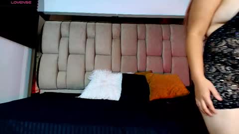 ALANA PETITE online show from June 4, 2:10 pm