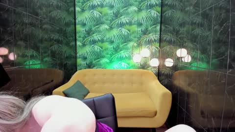 Snapshot of alana_soft chatting on January 12, 6:49 am Alana online show from January 12, 6:49 am