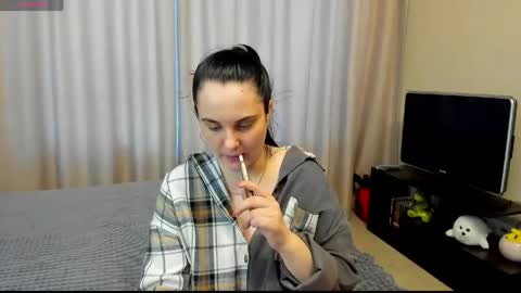 Julia online show from May 23, 4:16 pm