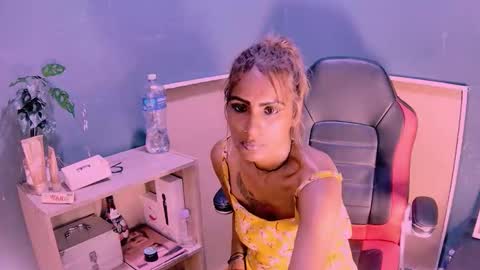 Snapshot of alanadelray chatting on February 25, 9:31 am alanadelray online show from February 25, 9:31 am