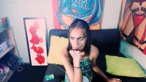 alanadelray online show from January 7, 7:01 am