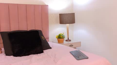 alana online show from March 26, 7:48 pm