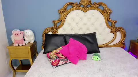 alana online show from May 7, 3:55 am