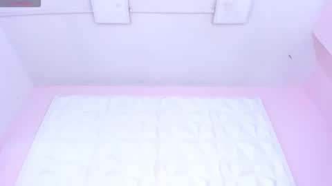 Alana Kim online show from October 28, 8:25 pm