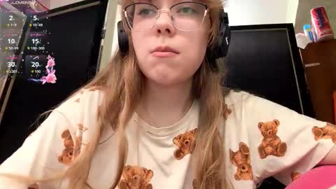 Stella online show from December 22, 1:36 pm