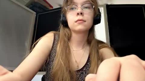 Stella online show from November 22, 8:50 am