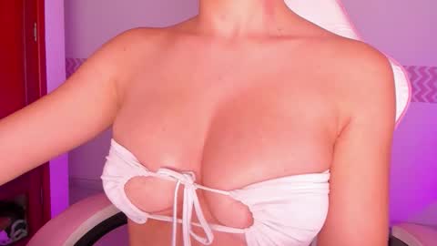 Alanna online show from January 11, 1:21 am