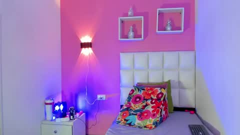 Ana online show from May 13, 7:41 pm