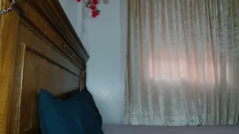Snapshot of alaouirim25 chatting on October 14, 4:42 pm AllylicArabis online show from October 14, 4:42 pm
