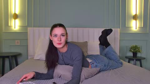 alaria_shaw online show from March 30, 6:40 pm