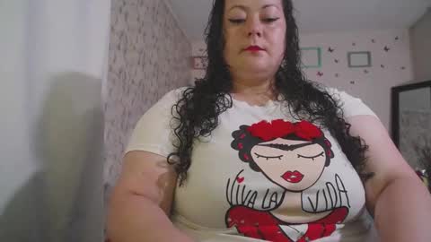 Snapshot of aleia_taylor chatting on February 18, 6:15 am aleia taylor online show from February 18, 6:15 am