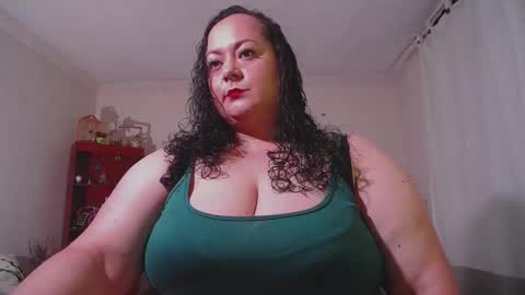 Snapshot of aleia_taylor chatting on September 25, 5:17 am aleia taylor online show from September 25, 5:17 am