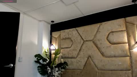 aleja__slav3 online show from May 21, 9:35 pm