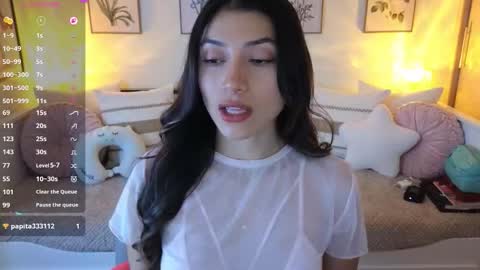 Alejandhra online show from February 4, 12:30 pm