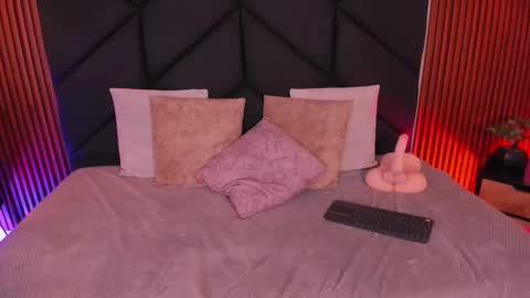 Snapshot of alejandra_vives chatting on September 24, 9:58 pm Aleja online show from September 24, 9:58 pm