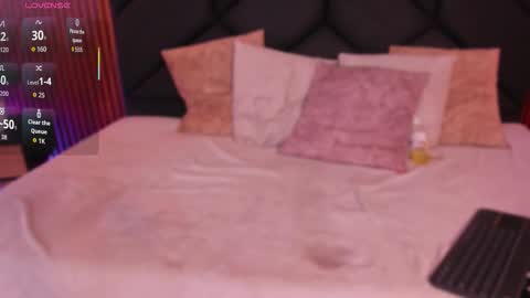 Snapshot of alejandra_vives chatting on October 1, 11:42 pm Aleja online show from October 1, 11:42 pm