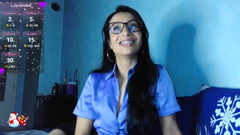 Alejandra online show from December 3, 2:05 pm