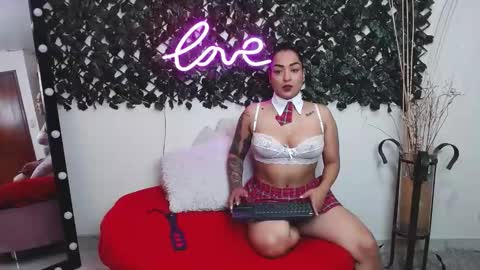 Aleja  online show from February 8, 7:05 pm