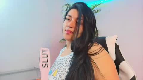 aleja online show from October 4, 3:01 am