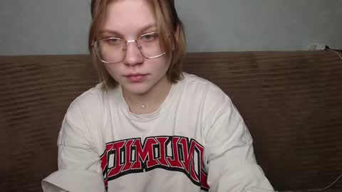 Snapshot of aleksaflirt chatting on January 3, 5:20 pm Aleksa online show from January 3, 5:20 pm