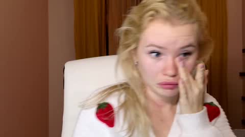 Lexi online show from December 26, 5:37 am