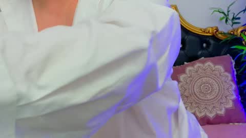 alesha_arabian_ online show from May 18, 4:07 am